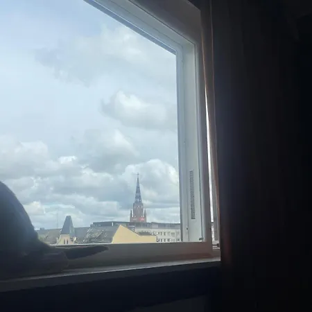 Huoneisto Ydinkeskustassa Пори